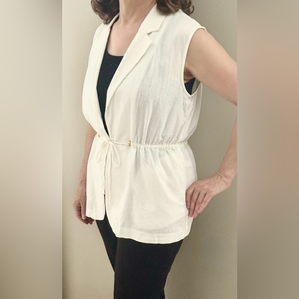NWT Marc New York off white Sleeveless Vest